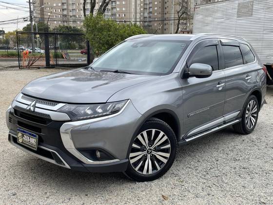 MITSUBISHI OUTLANDER 2.2 MIVEC DI-D DIESEL HPE-S AWD AUTOMÁTICO